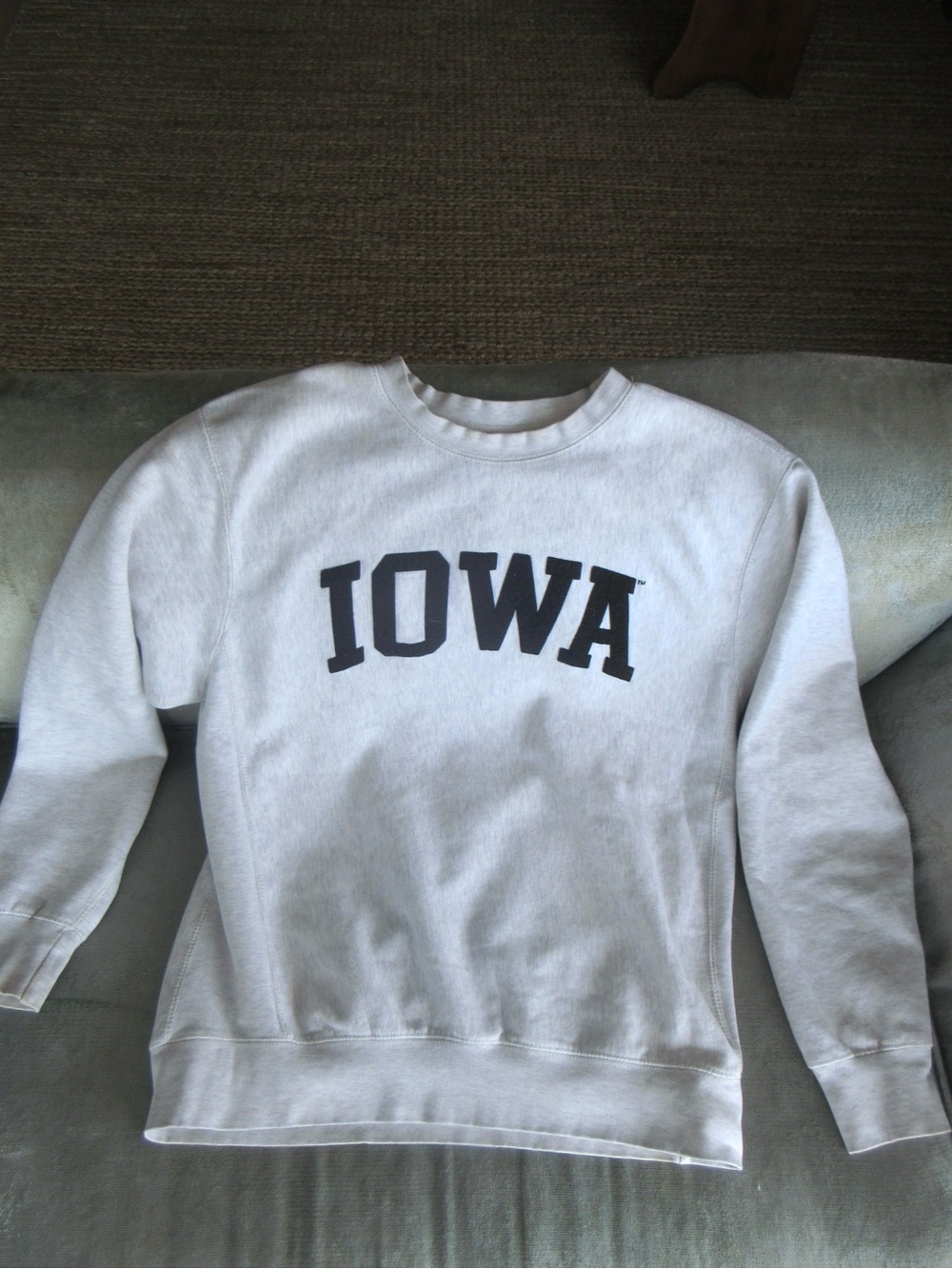 90’s Iowa Crewneck Sweatshirt - LIGHT heather grey